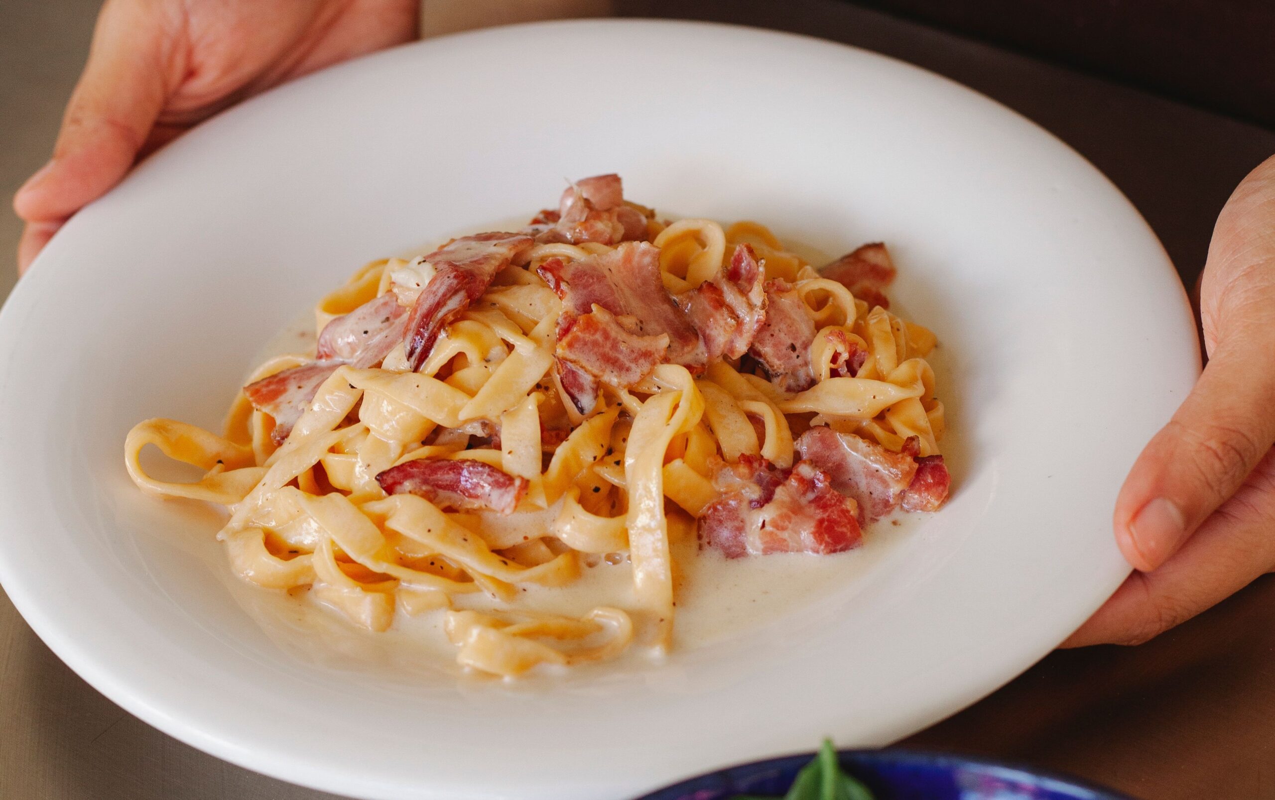 Pasta carbonara casera: receta fácil y cremosa